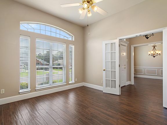 4th image of 565 Bunker Dr