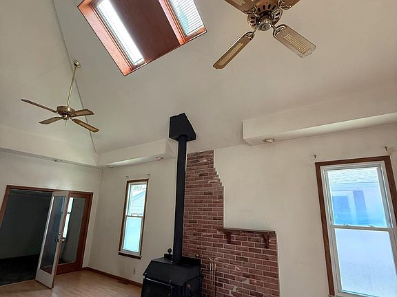 5th image of 517 Baxter Ct