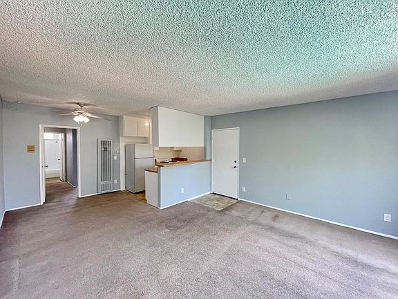 4th image of 5900 Reseda Blvd APT 104
