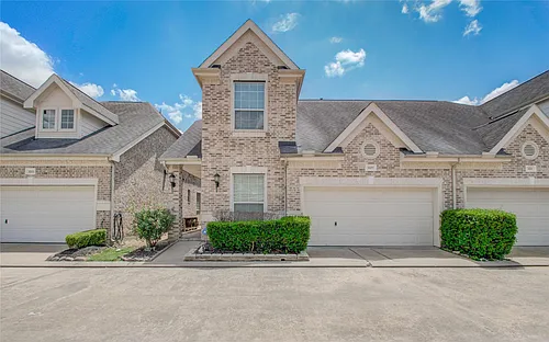 3207 Holly Crossing Dr Photo 1