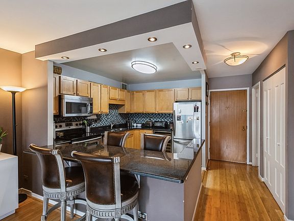 5th image of 211 E Ohio St APT 2119