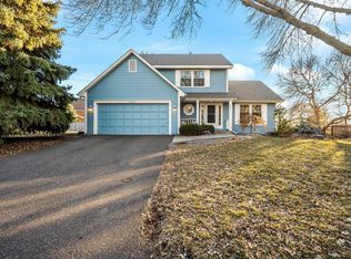 6201 Cascade Pass, Chanhassen, MN 55317