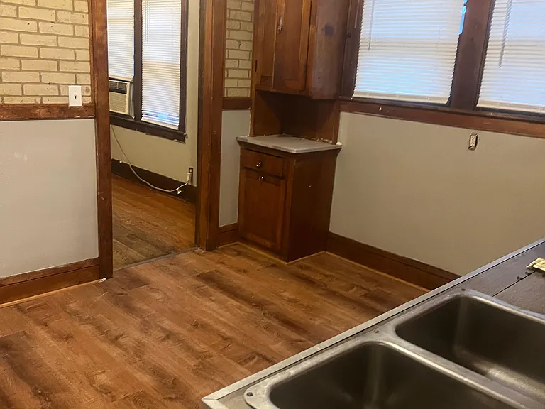 1907 Willow Ave N #1 — Photo 4