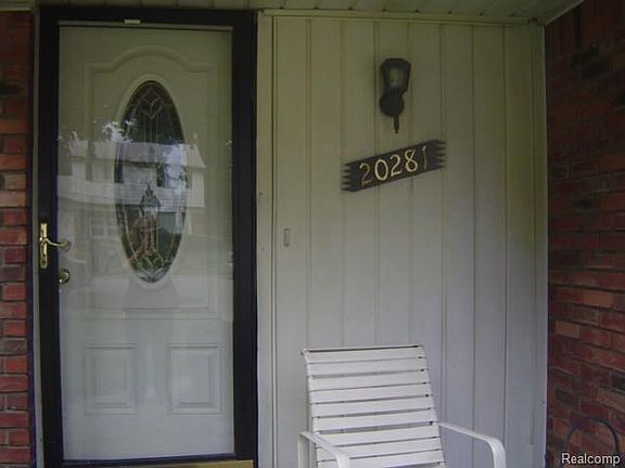 2nd image of 20281 Alhambra St
