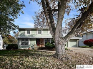 1113 Hackney Dr, Papillion, NE 68046