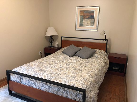 4th image of 2470 Indianola Ave APT A