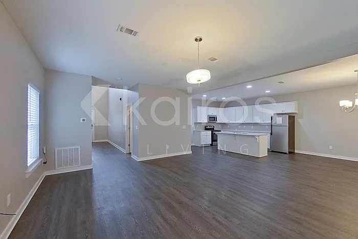 3 bed, 2.5 bath, 1804 sqft, $1,725 — Photo 3
