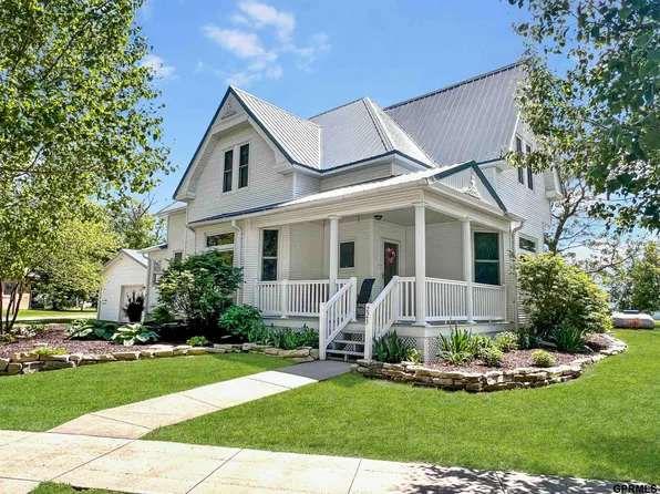 225 Piggott St, Bruning, NE 68322