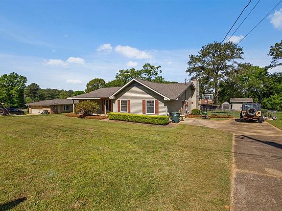 3rd image of 104 Navaho Dr