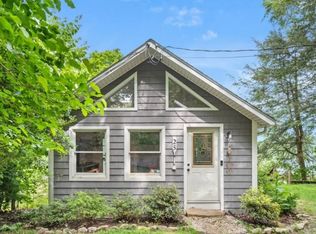 25 Round Hill Rd, Sandy Hook, CT 06482