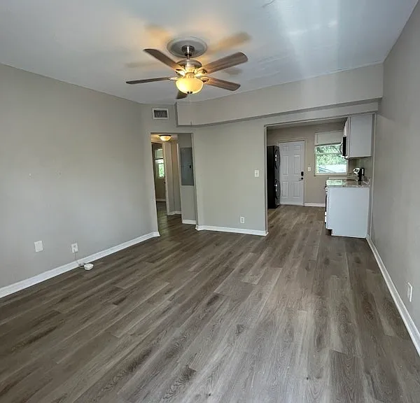 1575 W 19th St #3 — Photo 5