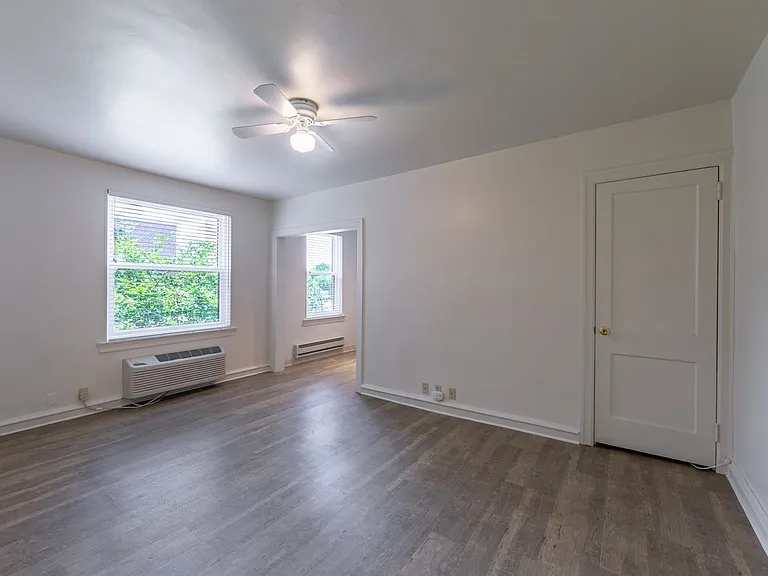 107 Bloomingdale Ave — Photo 9