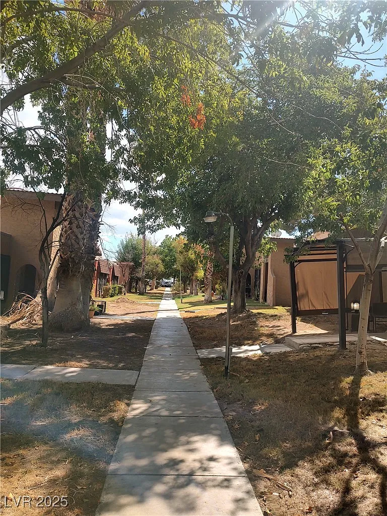 2 bed, 2.0 bath, 1082 sqft, $1,400 — Photo 2