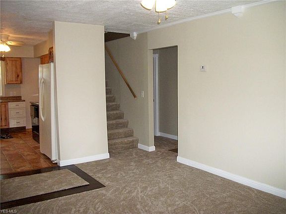 5th image of 417 Camden Ave