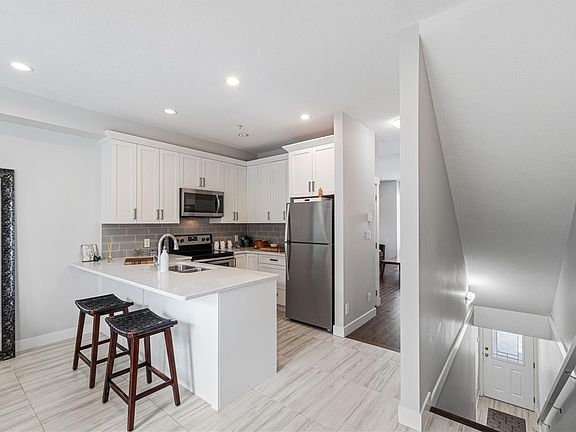 3rd image of 6057 Doumont Rd #139