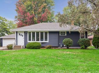 255 County Road C2 W, Roseville, MN 55113