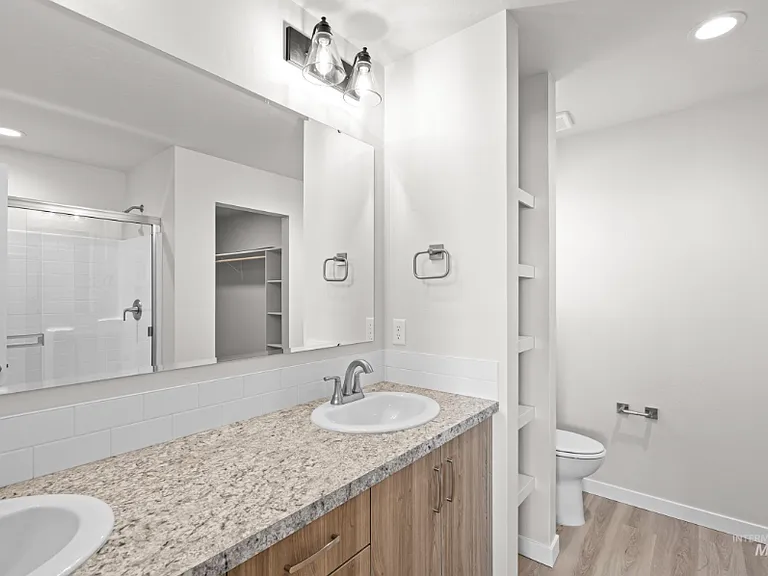 2990 N Waterbrook Ave — Photo 11