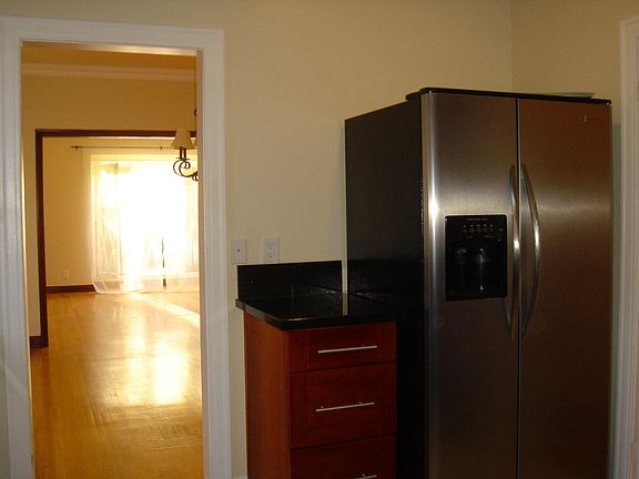 5th image of 850 S Mansfield Ave #0