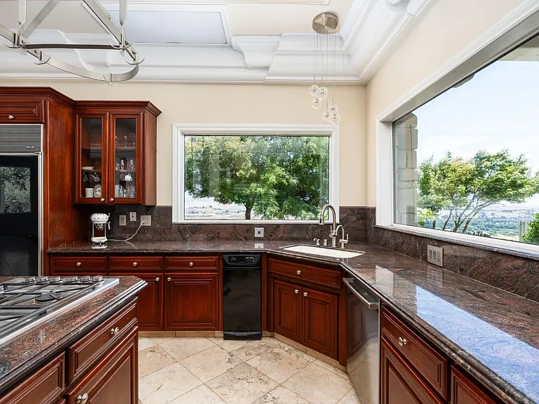 14215 Killarney Dr — Photo 22