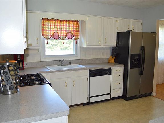 5th image of 53787 Needles Ct