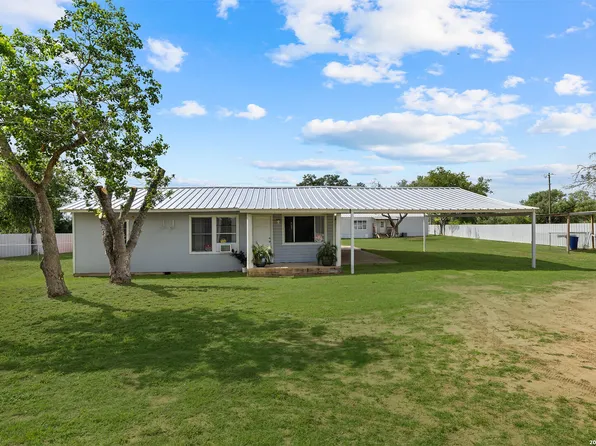 13950 Ih 35, Moore, TX 78057