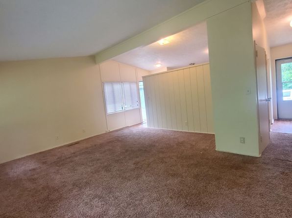 203 Woods Edge