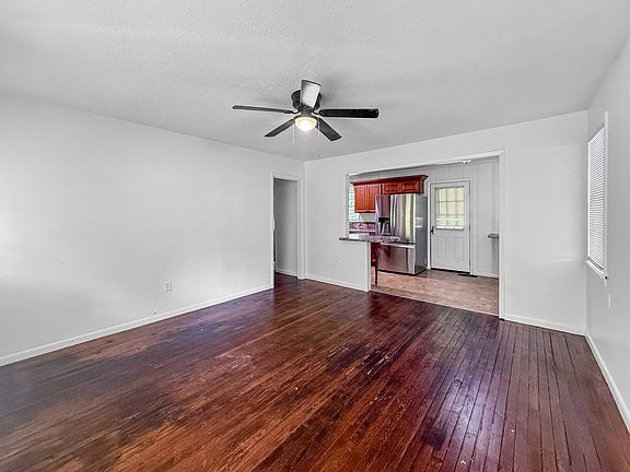 5th image of 107 Ann Dr