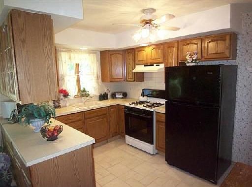 2nd image of 204 Lake Ave