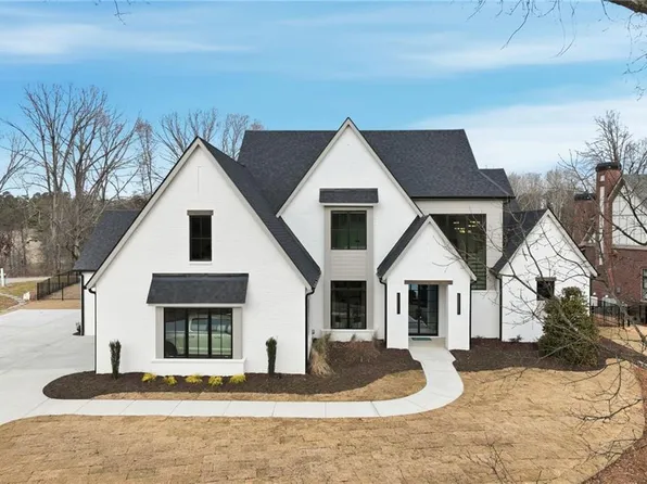 644 E Lake Dr, Gainesville, GA 30506
