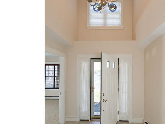 3rd image of 120 Grandview Dr #6