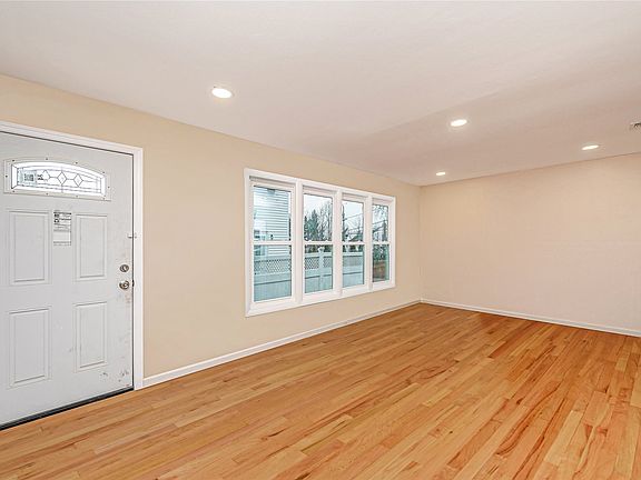 2nd image of 1666 Brentwood Rd