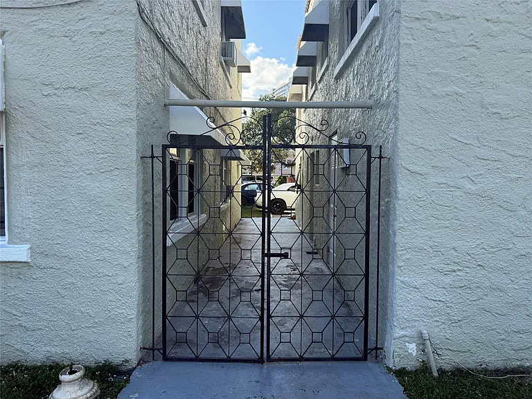 216 S 16th Ave #6 — Photo 9
