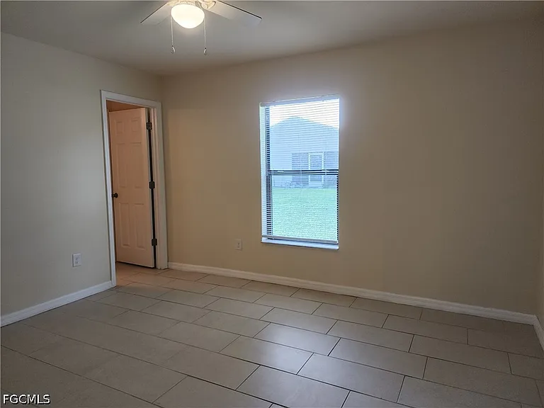 121 SW 16th Ter — Photo 5