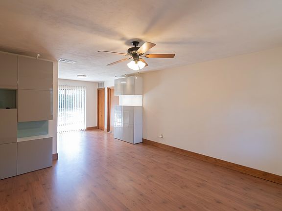 4th image of 3731 Caracus Ct