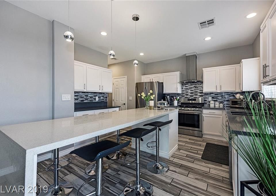 1st image of 592 Doletto St
