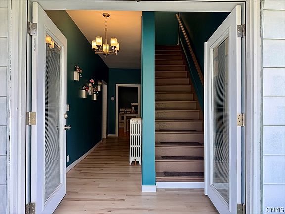 3rd image of 3318 Douglas St