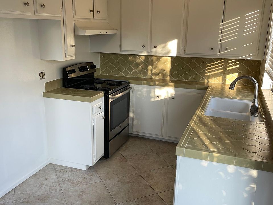 1st image of 521 N Hill Ave APT 10