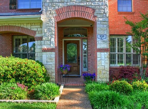 2nd image of 108 Lakehill Dr