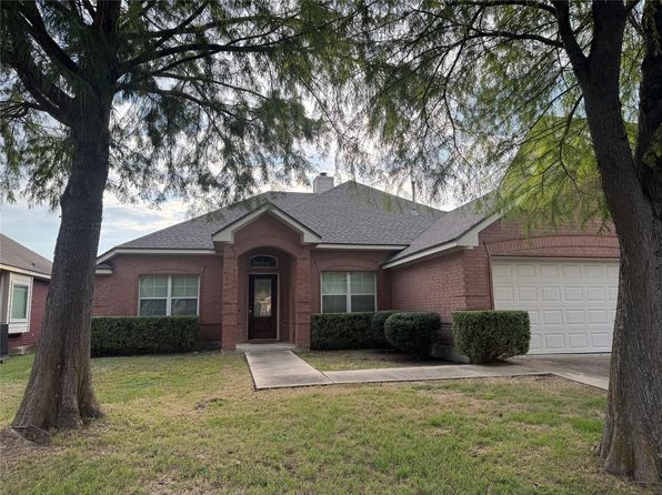 3918 Links Ln