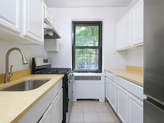 4th image of 340 E Mosholu Pkwy S APT 2E