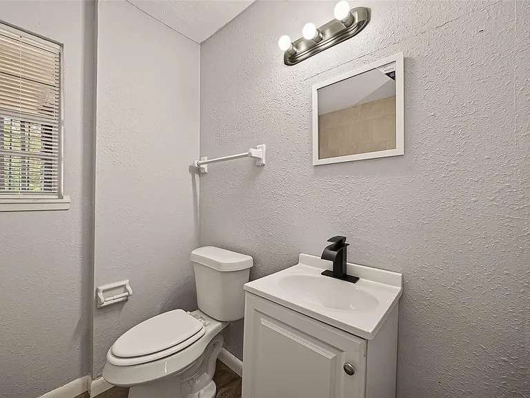 3815 Love St — Photo 17