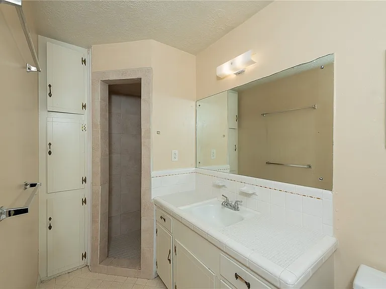 2317 Carter Creek Pkwy — Photo 15