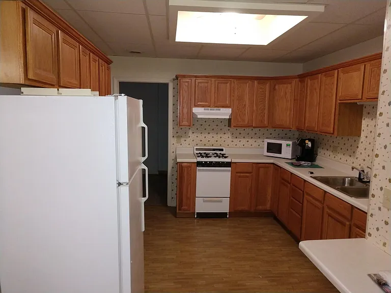 Kitchen. Obs. Full dishwasher has been added since this picture was taken.