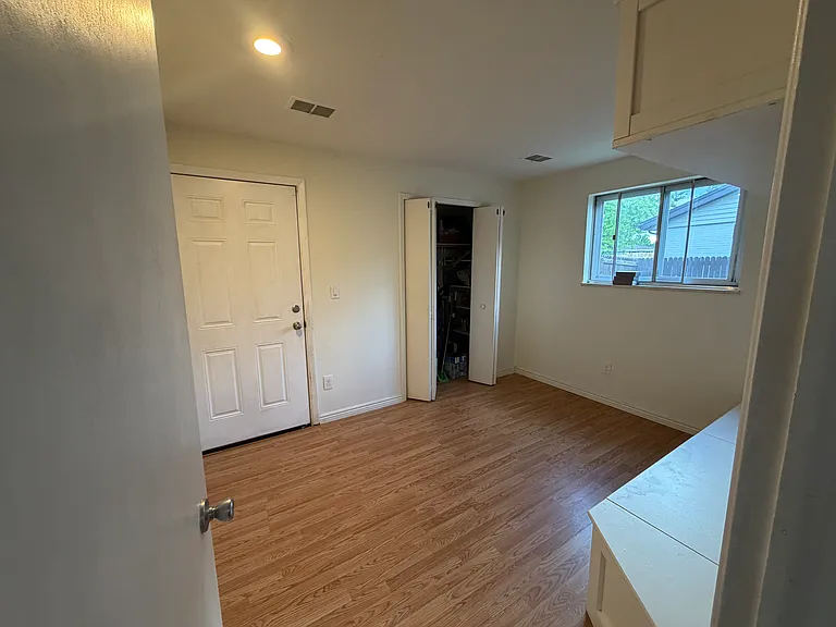 7412 S Albion St — Photo 18