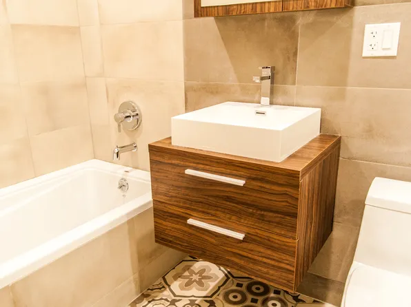 1426 De Kalb Avenue image 18 of 40