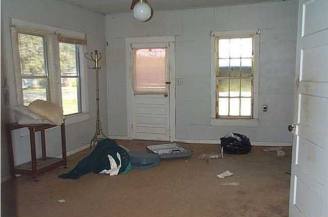 2nd image of 2102 W Stagg Ave