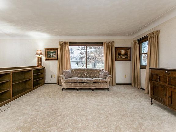 4th image of 3192 Country Park Dr
