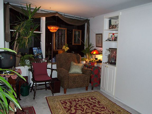 Den/2nd Bedroom