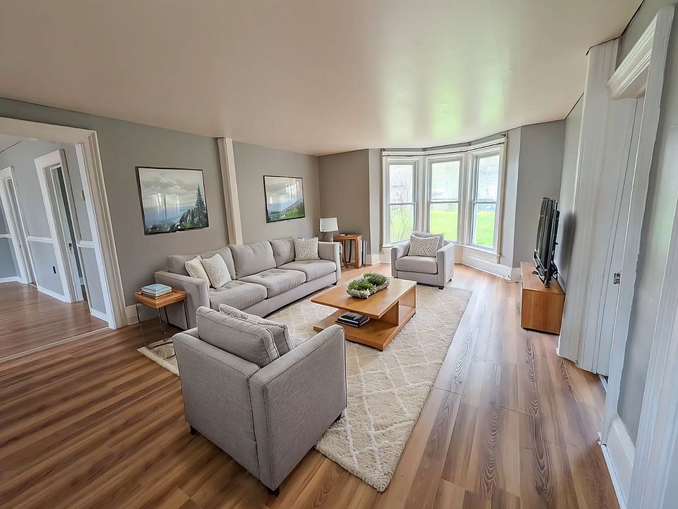 1st image of 34 Forsythe St #1
