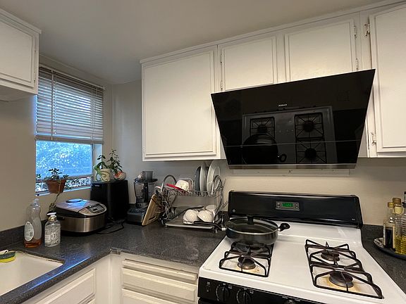 5th image of 449 N Catalina Ave APT 105